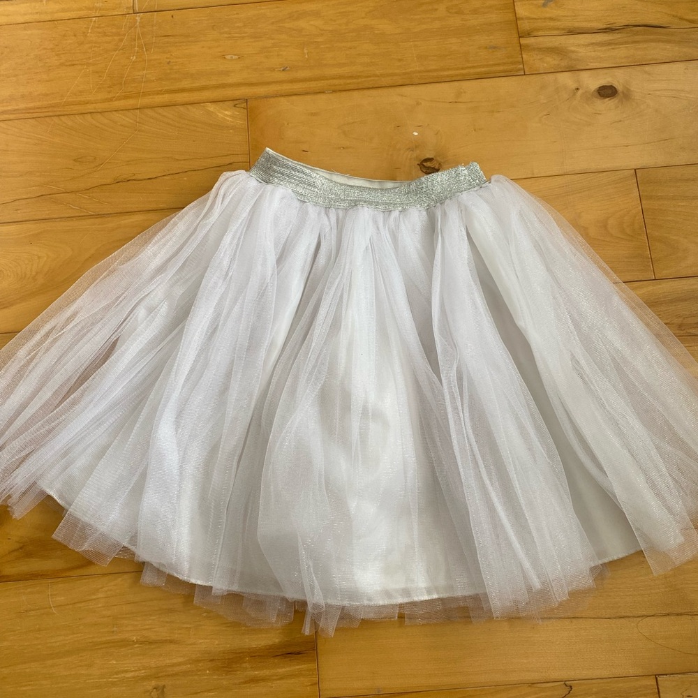 White tulle skirt with silver waistband